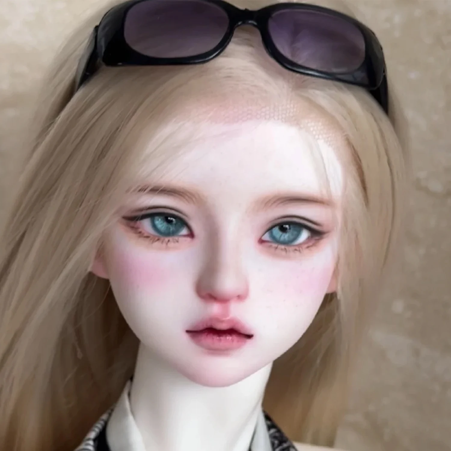 夢のような目と唇の芸術的な置物女性のための人形、バラのbjd - Resin Art Order のレビューと価格