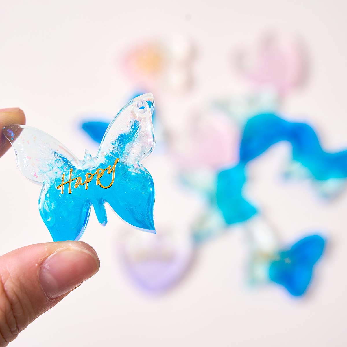 6穴付きイヤリングシリコンモールドDIYハート蝶形エポキシ樹 - Resin Art Heart のレビューと価格